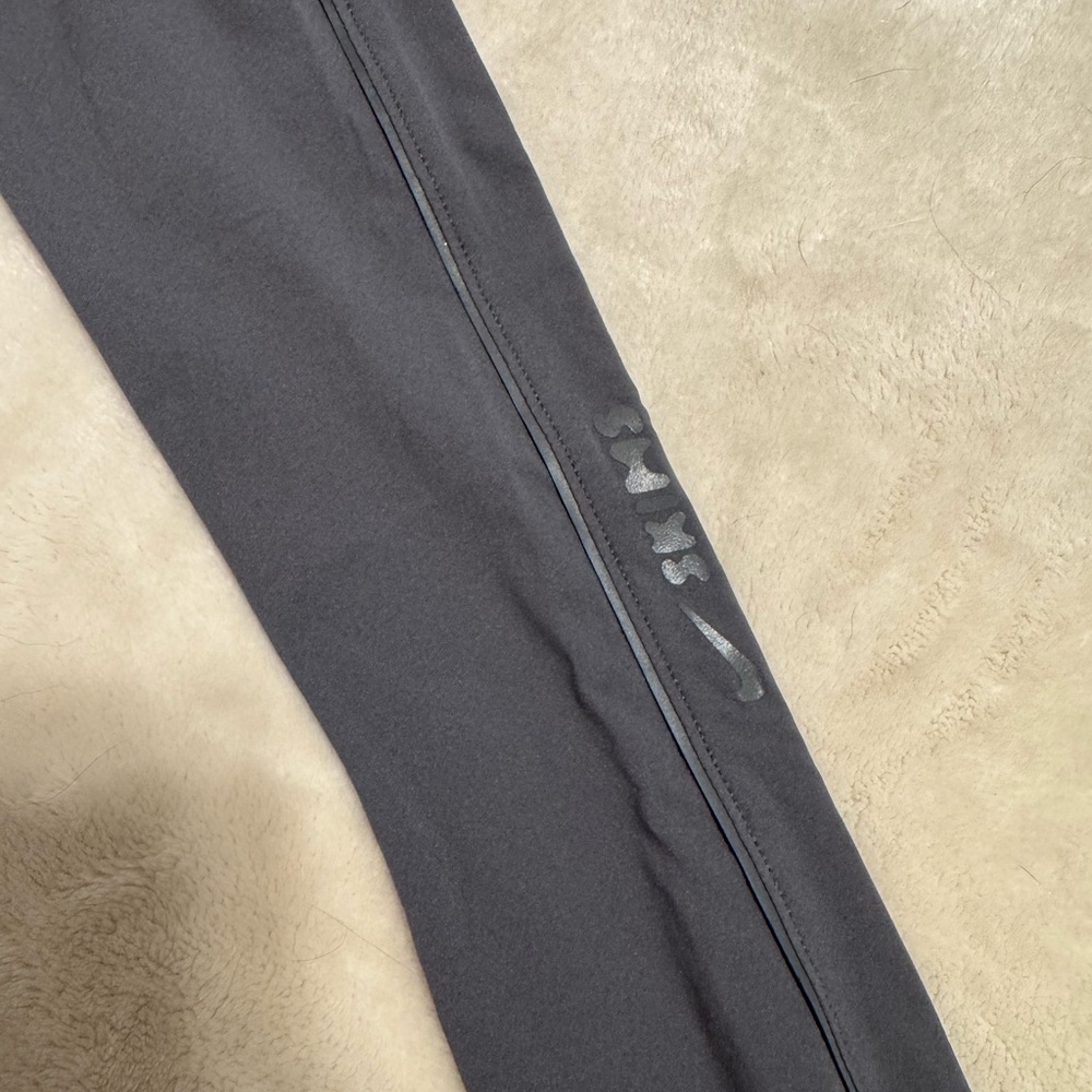 NikeSkims MOCK NECK LONG SLEEVE TOP - Picture 3 of 3